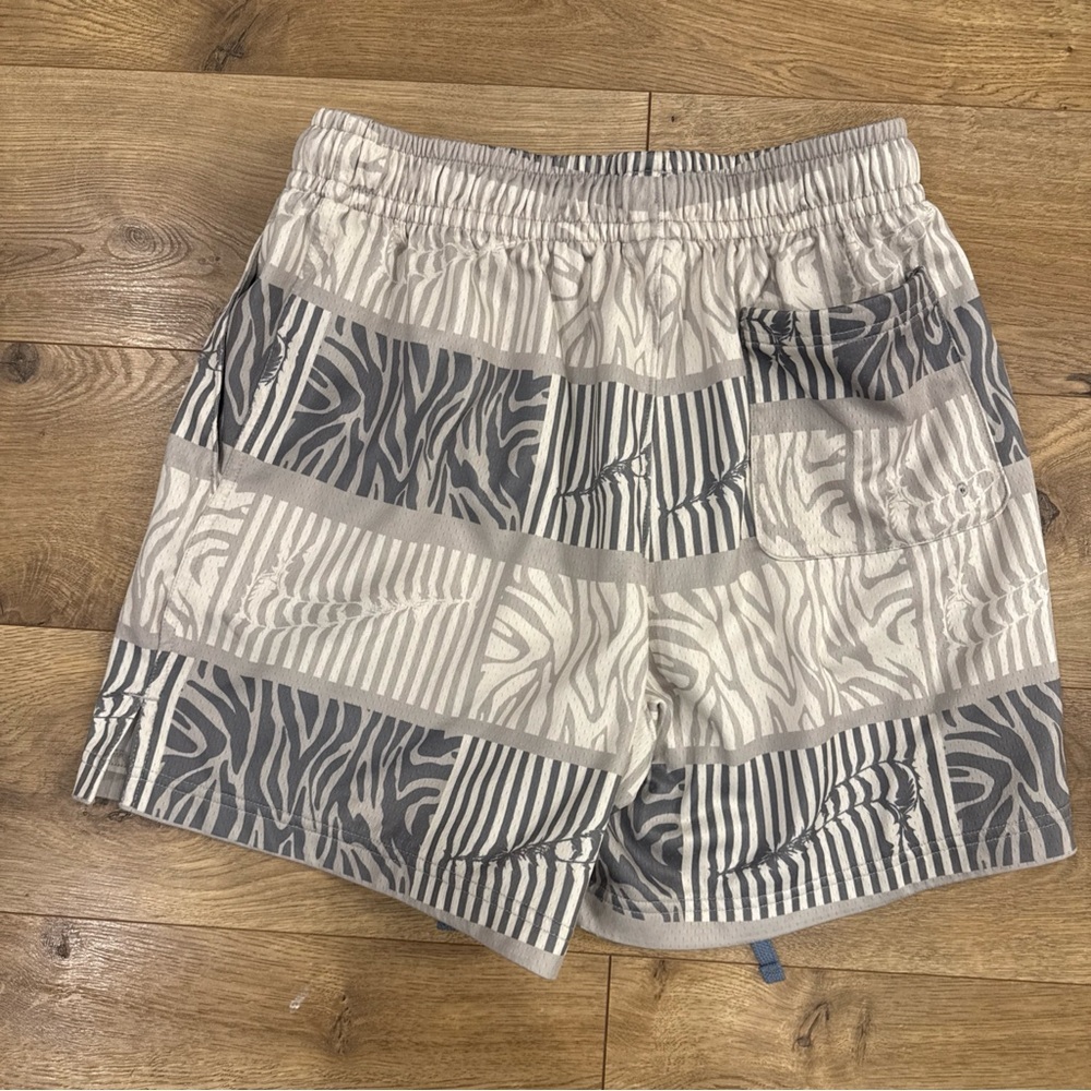 Nike Club Trippy Safari Print Mesh Shorts Grey/Ivory Men's Size Small 5in Length - Picture 5 of 8